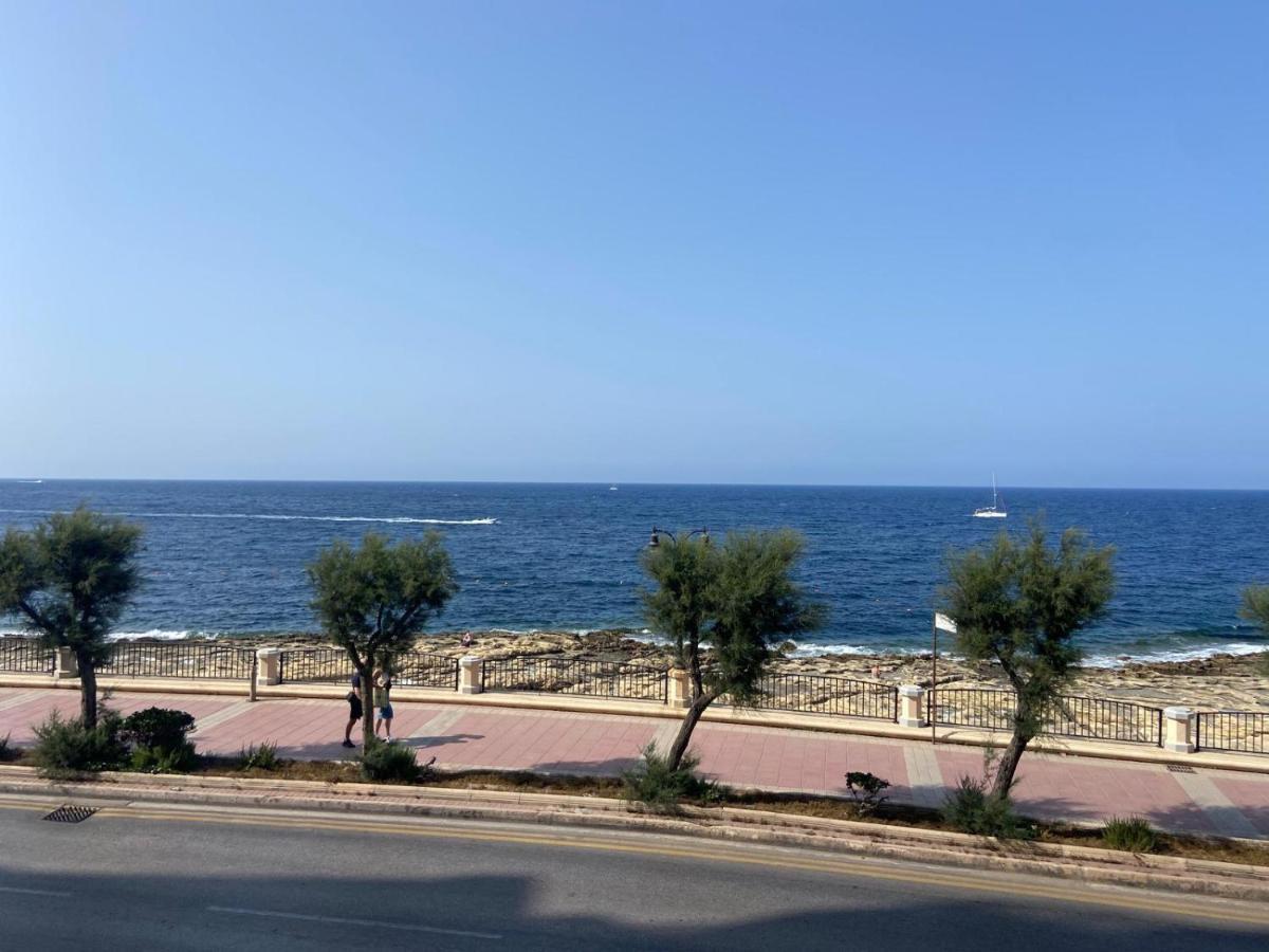 Beachfront Sliema Apartment Exterior photo